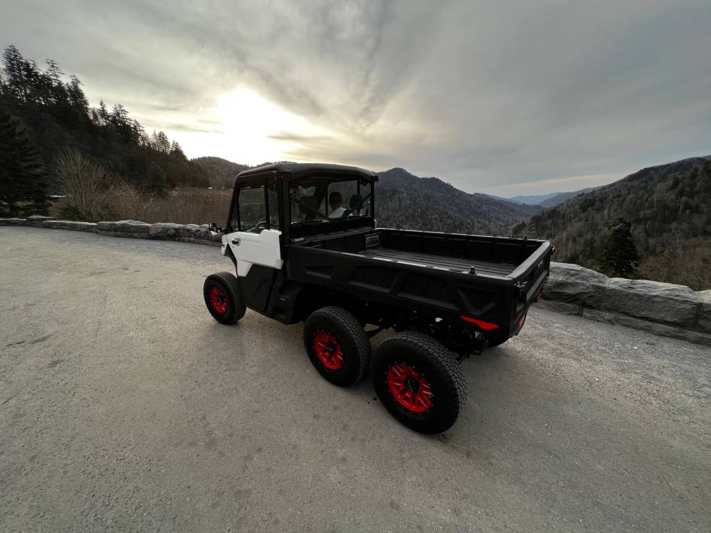 Can-Am Defender 6x6 UTV
