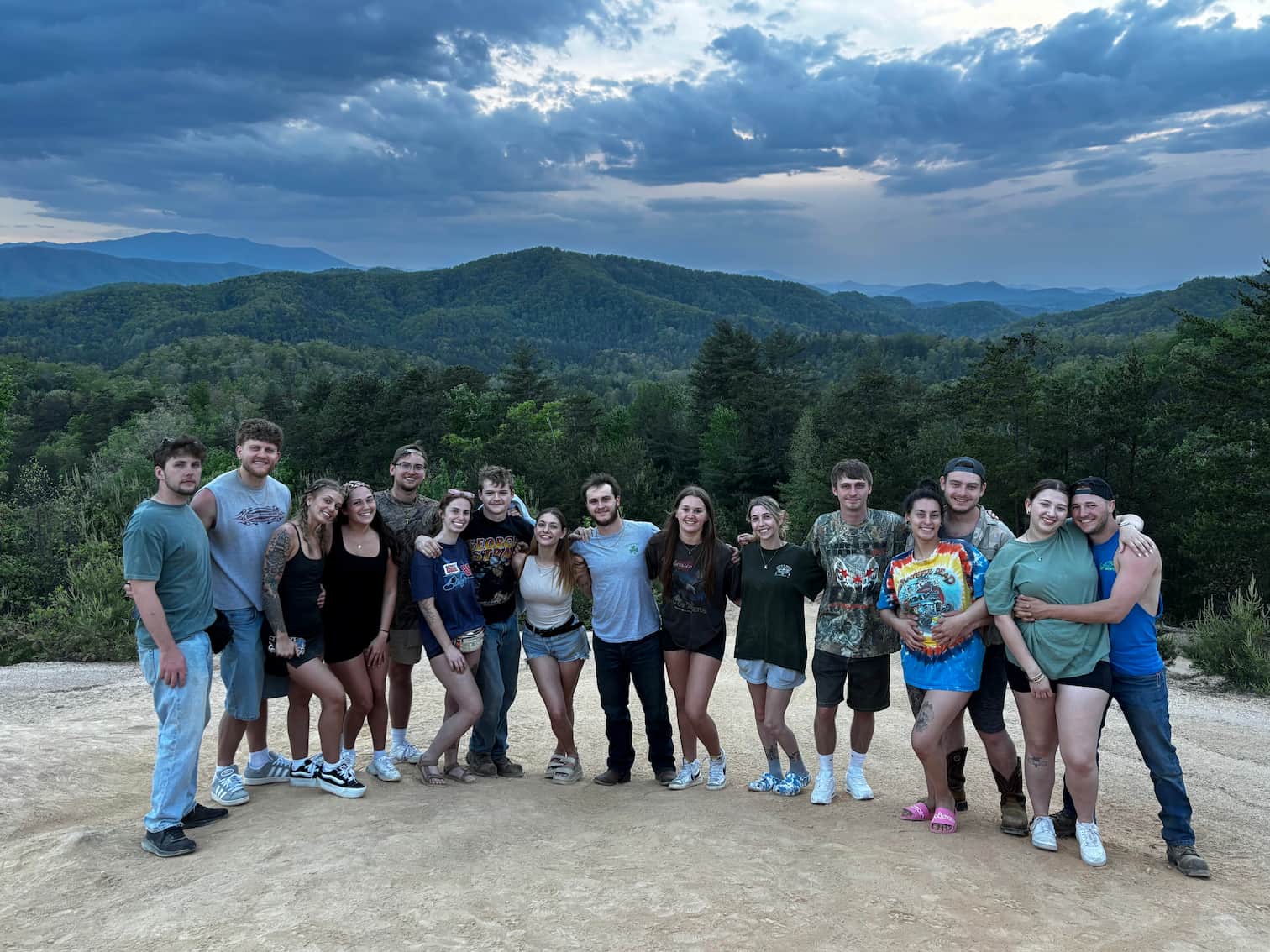large-group-happy-utv-tour-off-road-gatlinburg