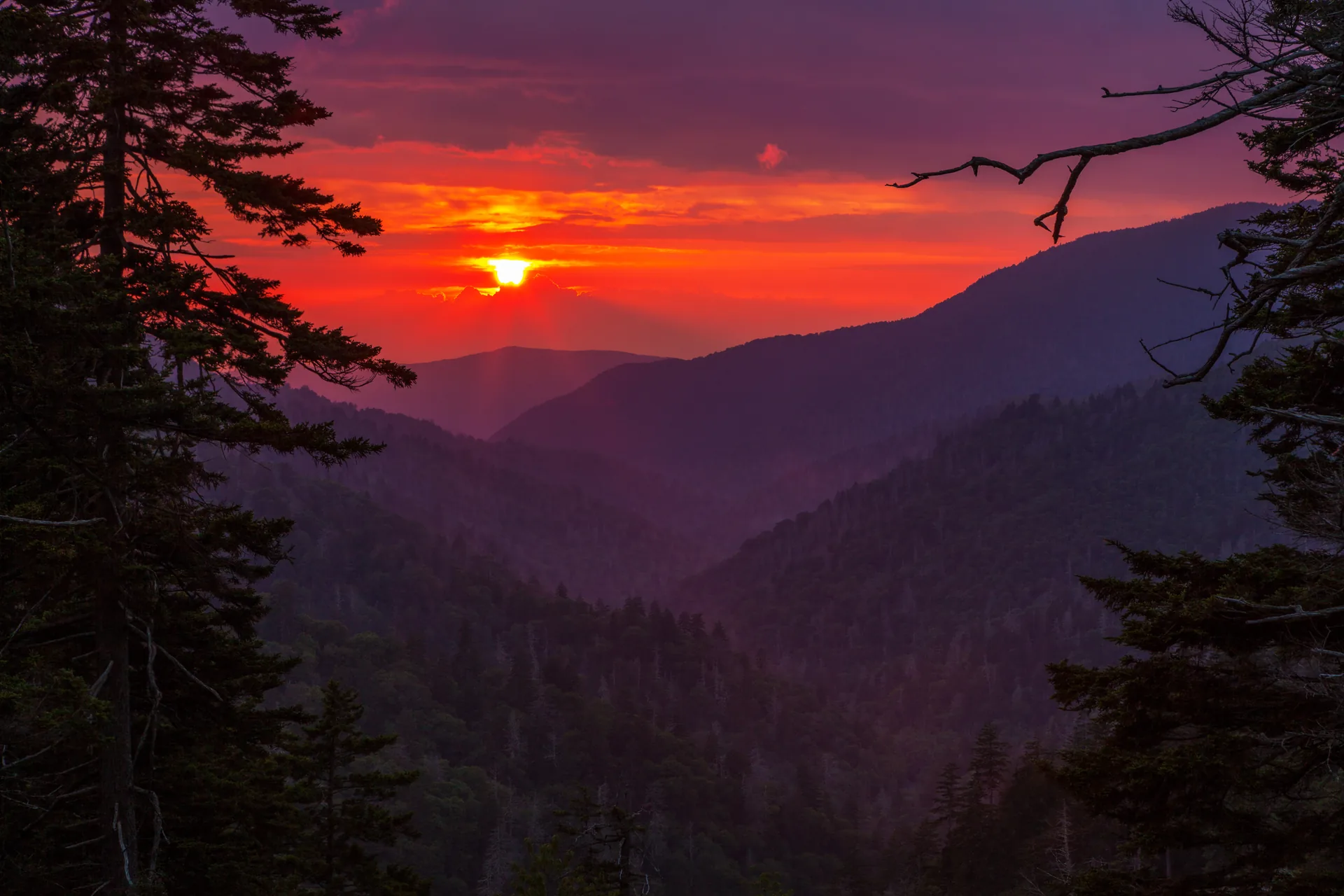 Sunset from Morton Overlook, a top spot for Gatlinburg mountain sunset views